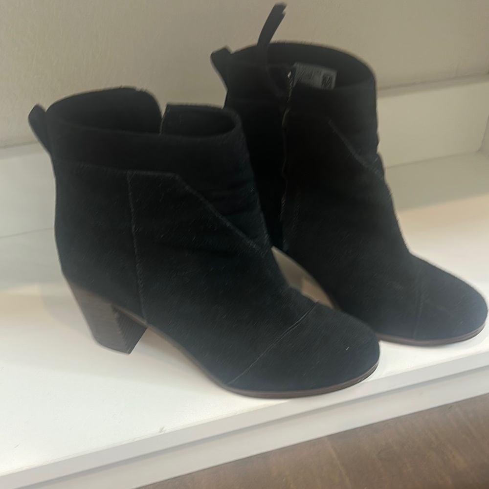 Toms Black Ankle Booties with Chunky Heel